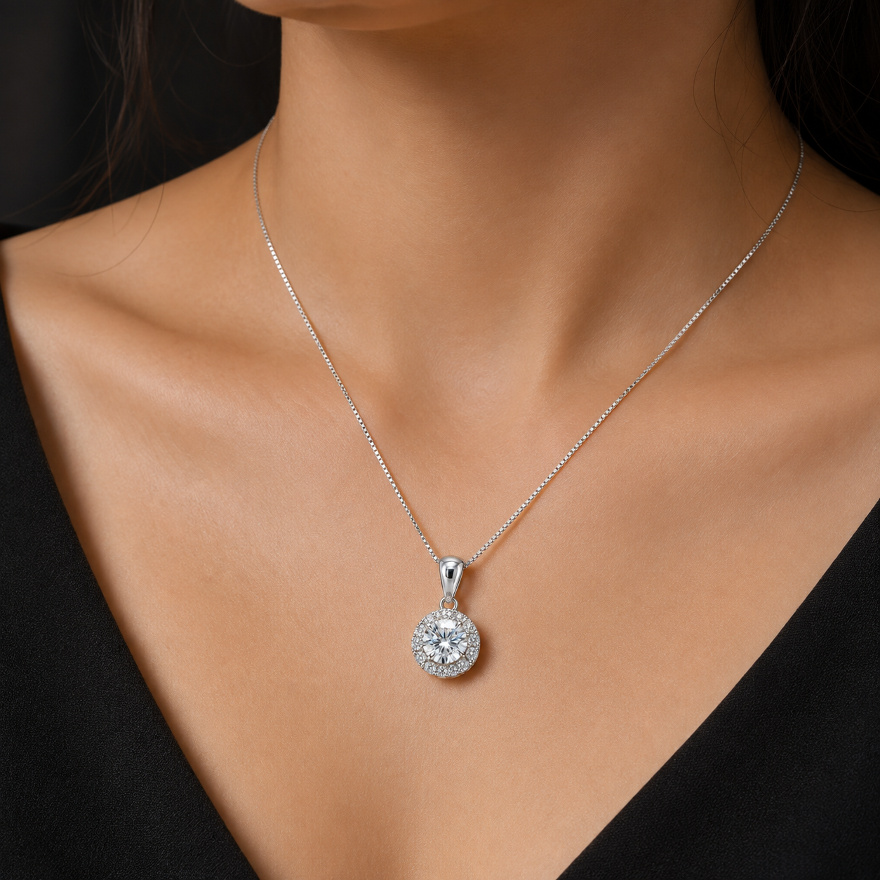 0.65CT NATURAL-GROWN PENDANT G-H/VS (WITH CHAIN) - Image 5